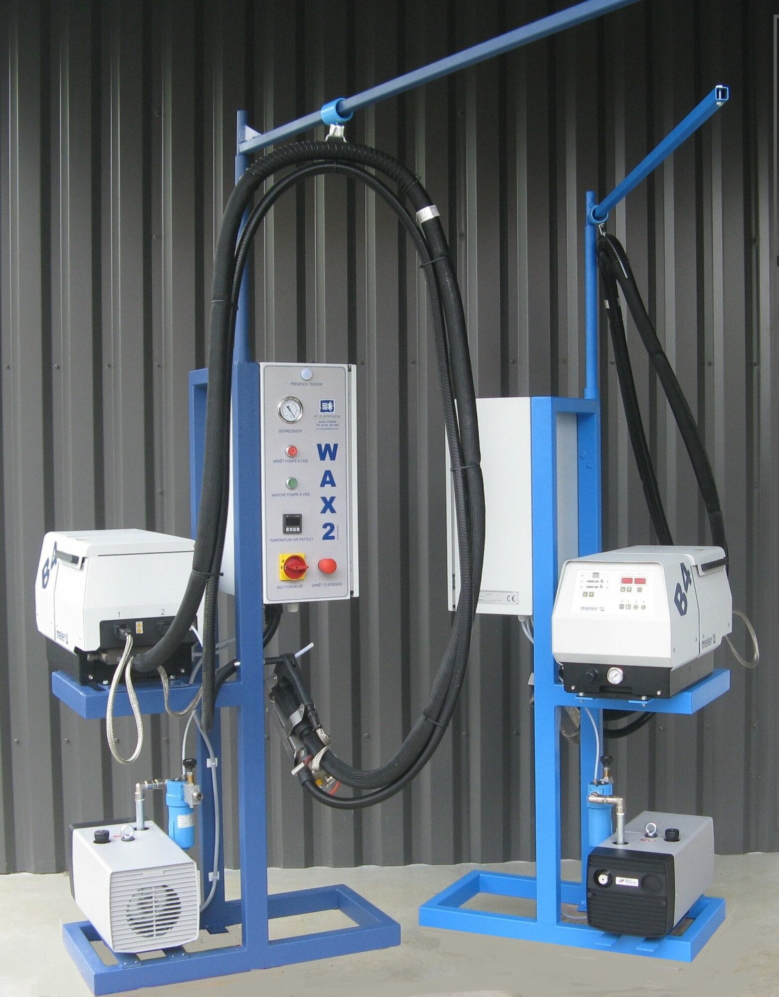 Ensemble autonome comprenant :